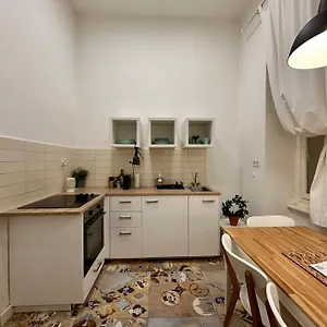 Cozy Flat In The Heart Of , Budapest Hungría